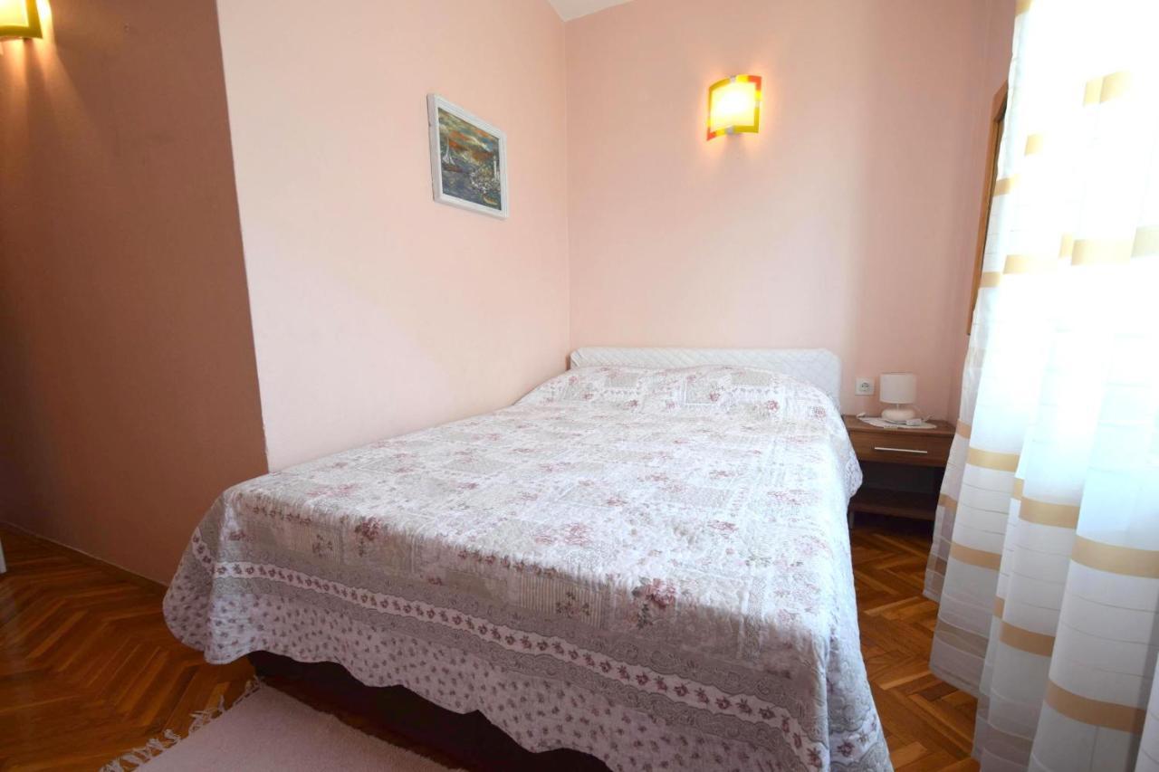 Apartment Mila Малинска Экстерьер фото