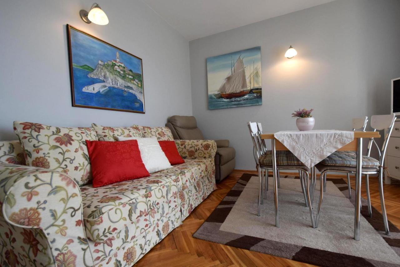 Apartment Mila Малинска Экстерьер фото